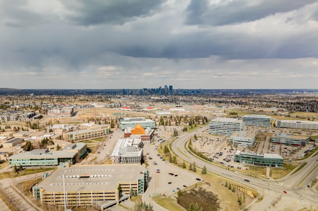 35 Richard Court SW Calgary AB T3E 7M7