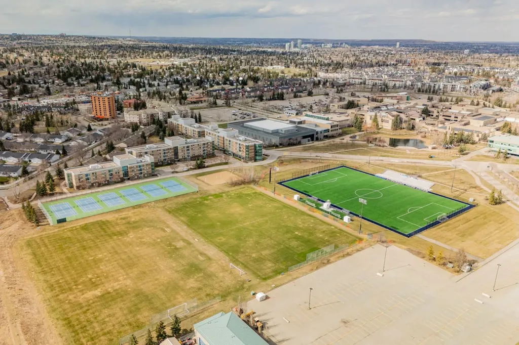 35 Richard Court SW Calgary AB T3E 7M7