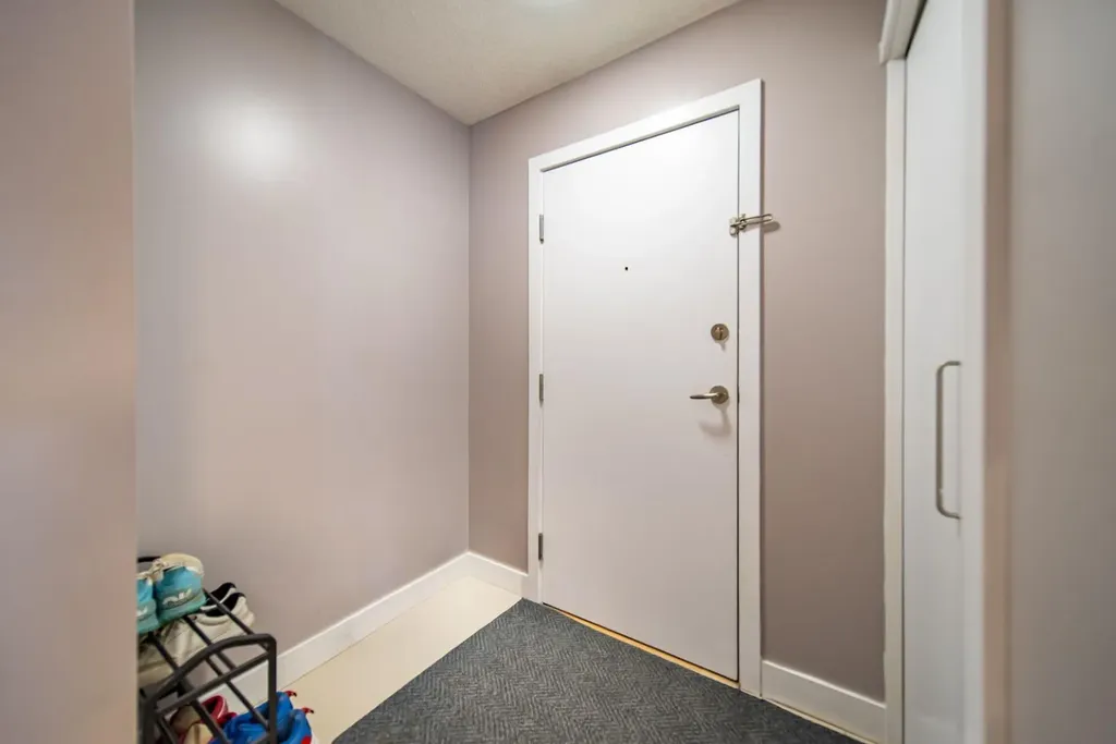 35 Richard Court SW Calgary AB T3E 7M7