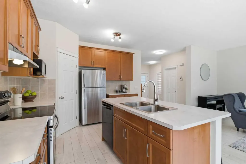 124 Kincora Glen Road NW Calgary AB T3R 0C6