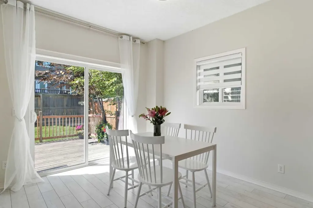 124 Kincora Glen Road NW Calgary AB T3R 0C6