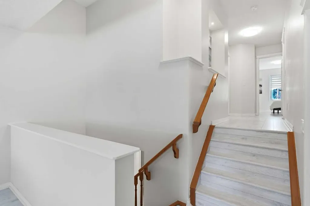 124 Kincora Glen Road NW Calgary AB T3R 0C6