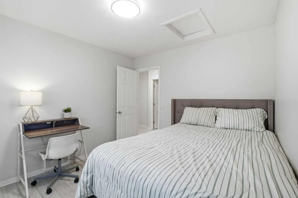 124 Kincora Glen Road NW Calgary AB T3R 0C6