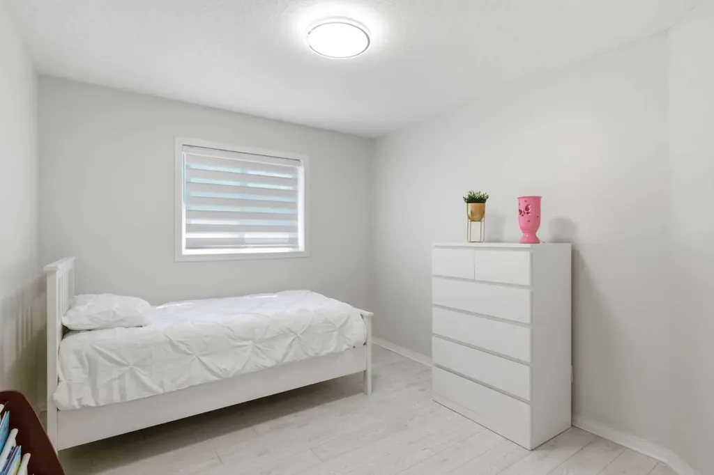 124 Kincora Glen Road NW Calgary AB T3R 0C6