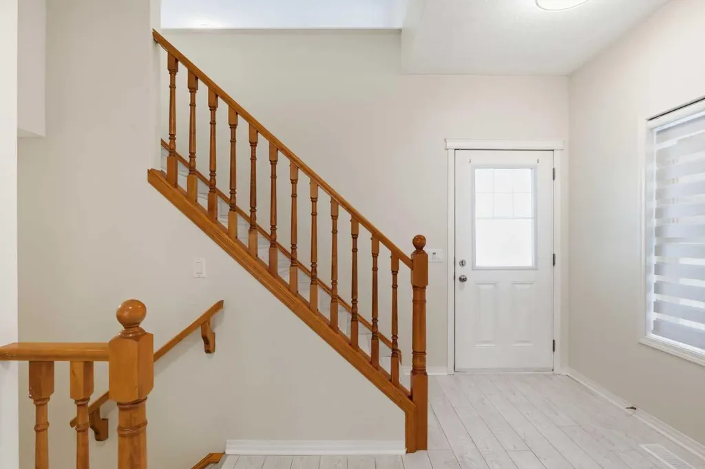 124 Kincora Glen Road NW Calgary AB T3R 0C6