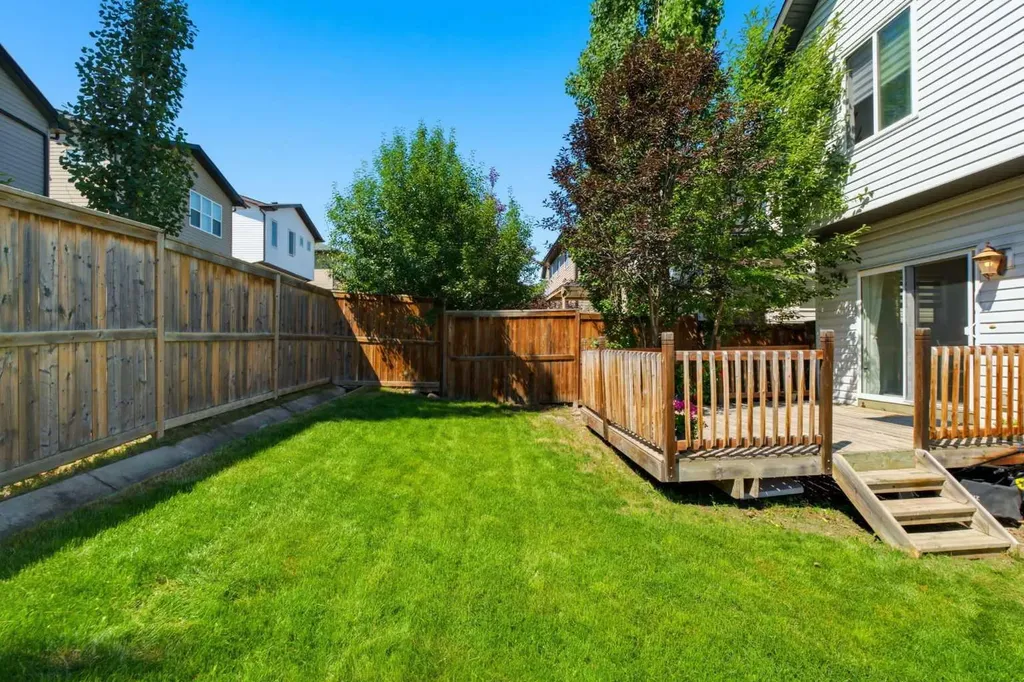 124 Kincora Glen Road NW Calgary AB T3R 0C6