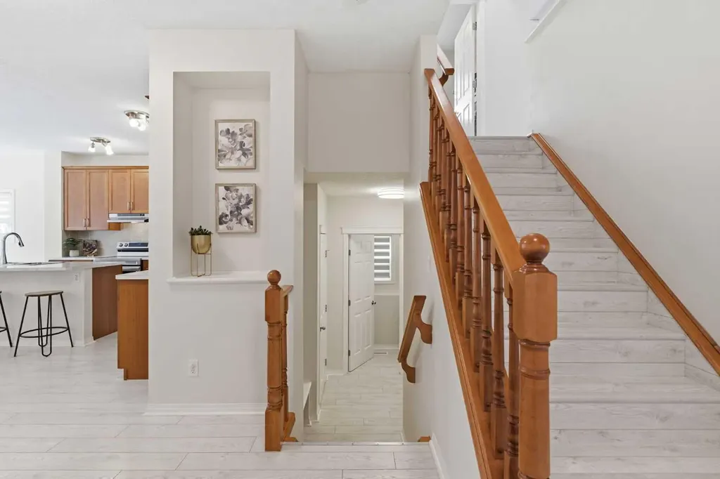 124 Kincora Glen Road NW Calgary AB T3R 0C6