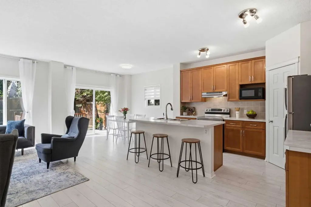 124 Kincora Glen Road NW Calgary AB T3R 0C6
