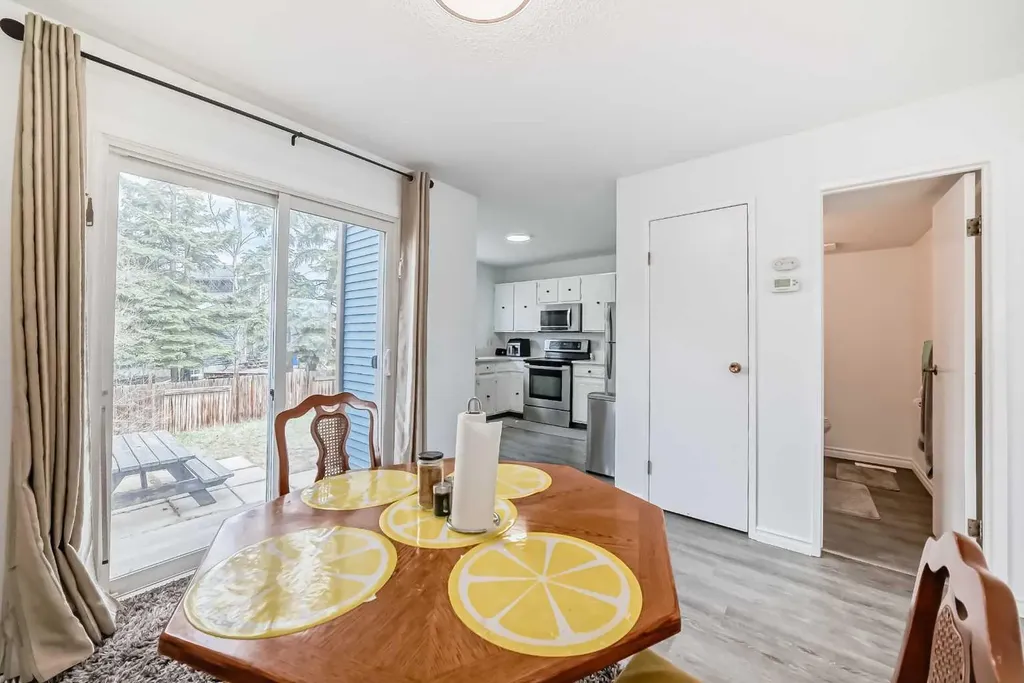 365 Whitlock Way NE Calgary AB T1Y 5C9