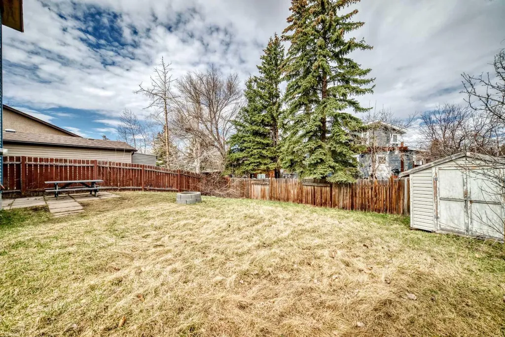 365 Whitlock Way NE Calgary AB T1Y 5C9