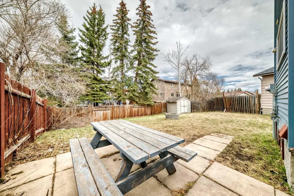 365 Whitlock Way NE Calgary AB T1Y 5C9