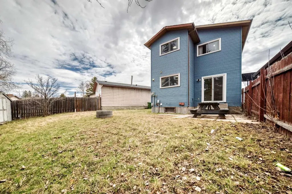 365 Whitlock Way NE Calgary AB T1Y 5C9