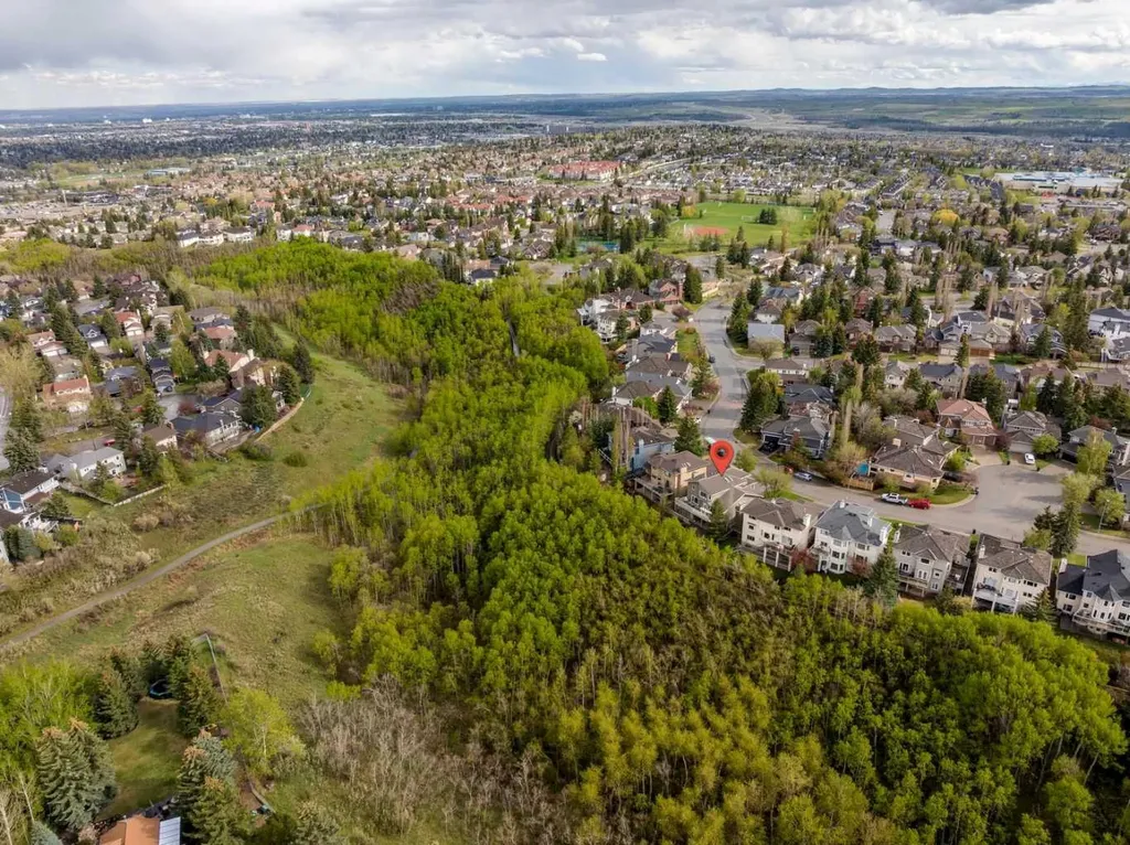 52 Christie Knoll Heights SW Calgary AB T3H2V2