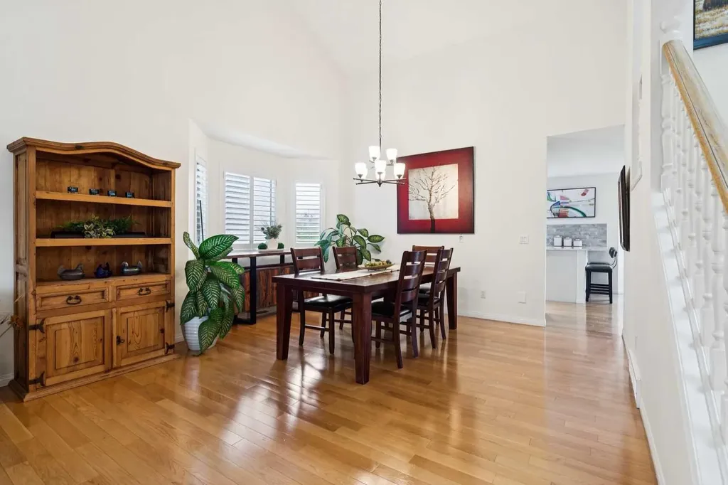 52 Christie Knoll Heights SW Calgary AB T3H2V2