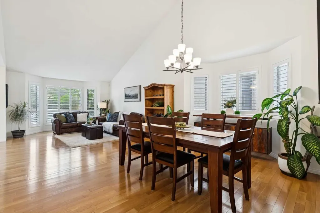 52 Christie Knoll Heights SW Calgary AB T3H2V2
