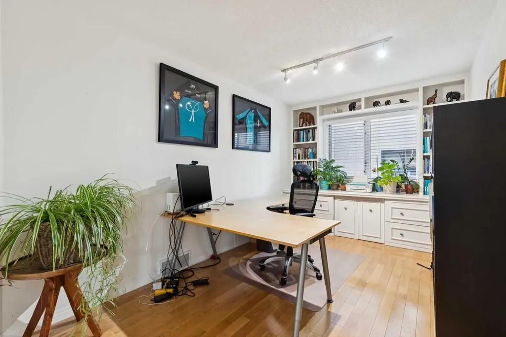 52 Christie Knoll Heights SW Calgary AB T3H2V2