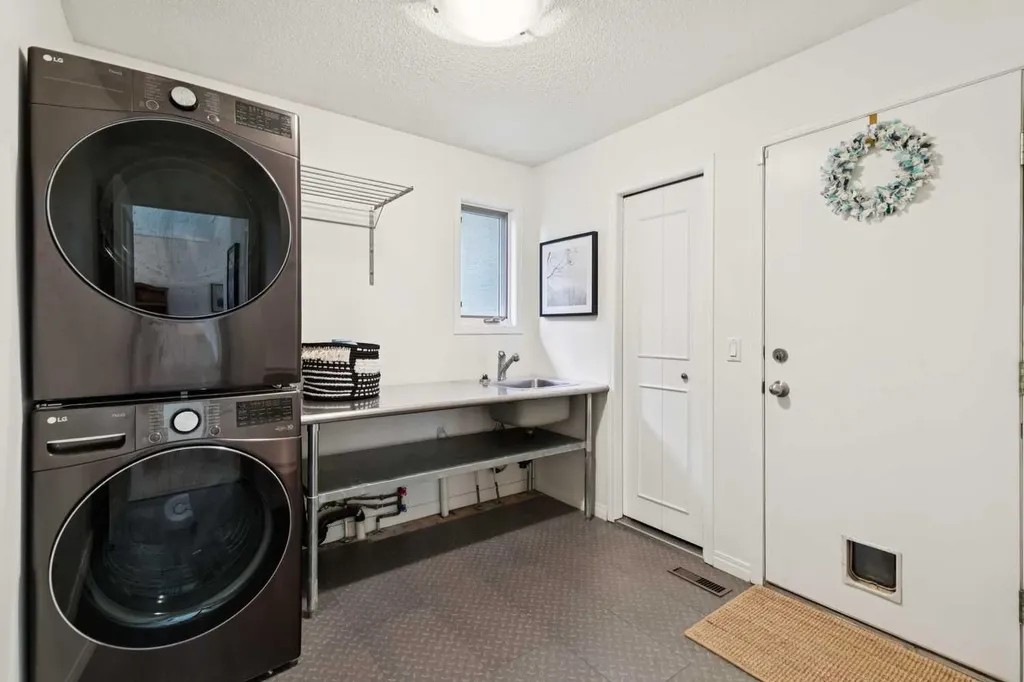 52 Christie Knoll Heights SW Calgary AB T3H2V2