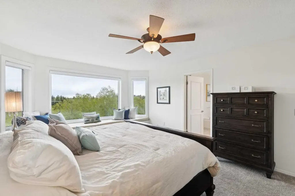 52 Christie Knoll Heights SW Calgary AB T3H2V2