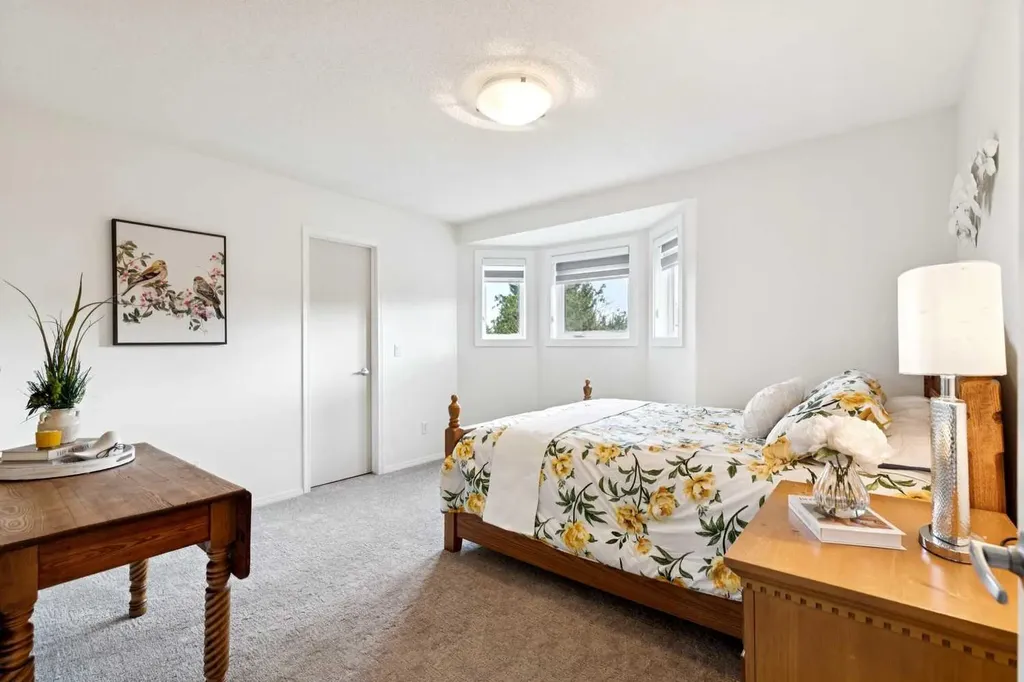 52 Christie Knoll Heights SW Calgary AB T3H2V2