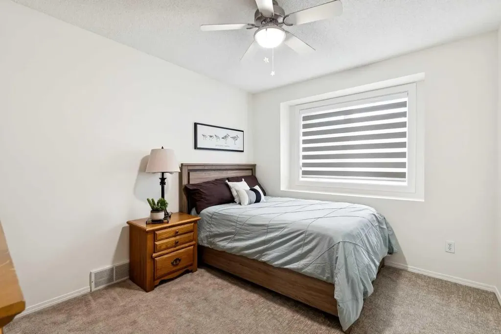 52 Christie Knoll Heights SW Calgary AB T3H2V2