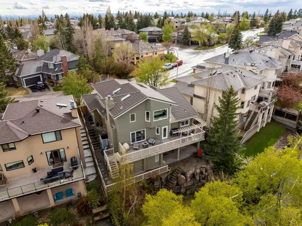 52 Christie Knoll Heights SW Calgary AB T3H2V2