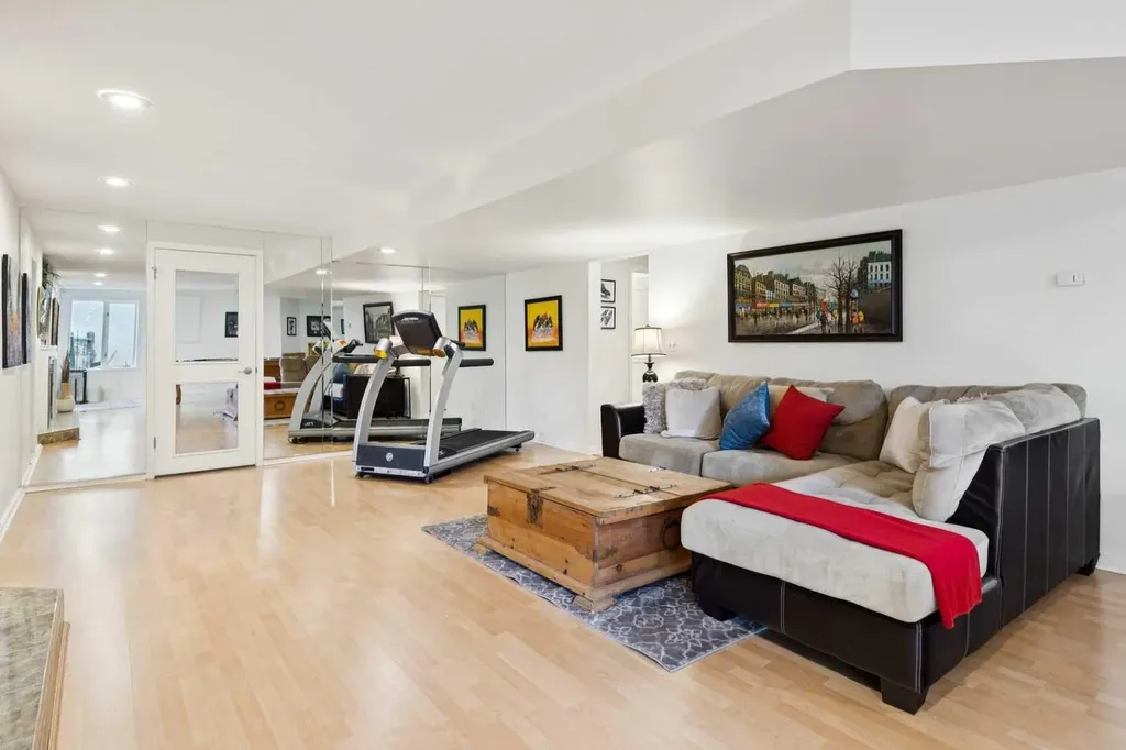 52 Christie Knoll Heights SW Calgary AB T3H2V2