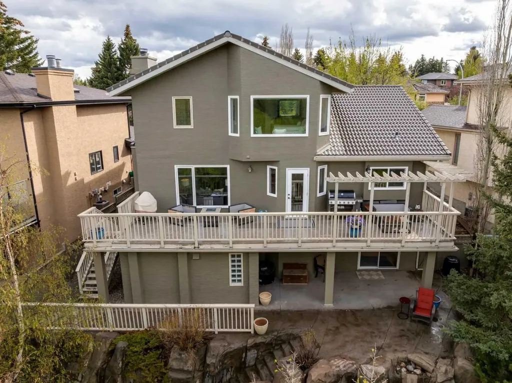 52 Christie Knoll Heights SW Calgary AB T3H2V2