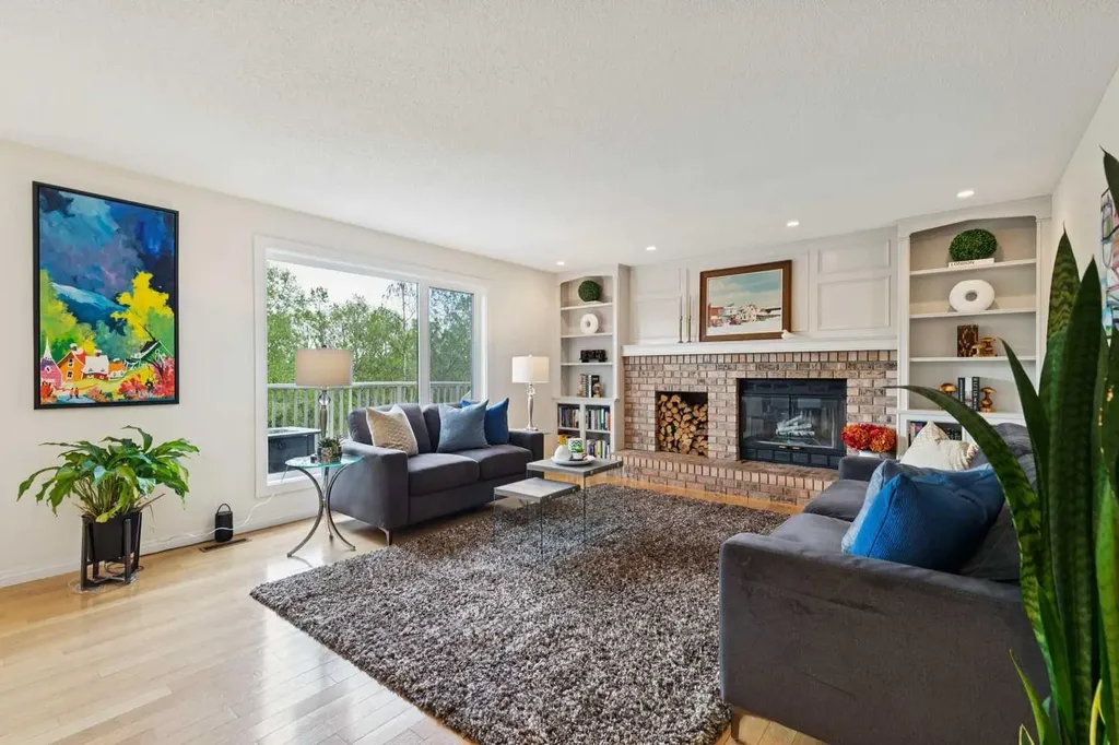 52 Christie Knoll Heights SW Calgary AB T3H2V2