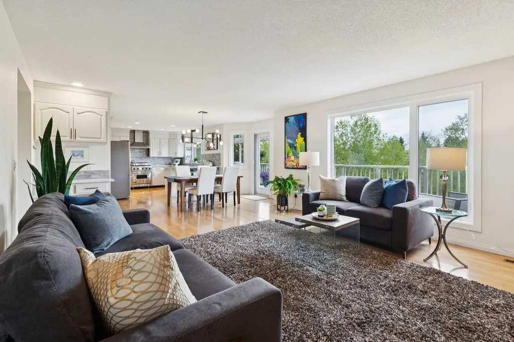 52 Christie Knoll Heights SW Calgary AB T3H2V2