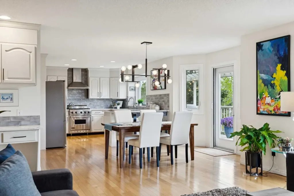 52 Christie Knoll Heights SW Calgary AB T3H2V2