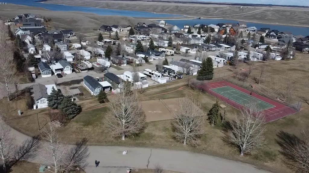 75 White Pelican Way Rural Vulcan County AB T0L 2B0