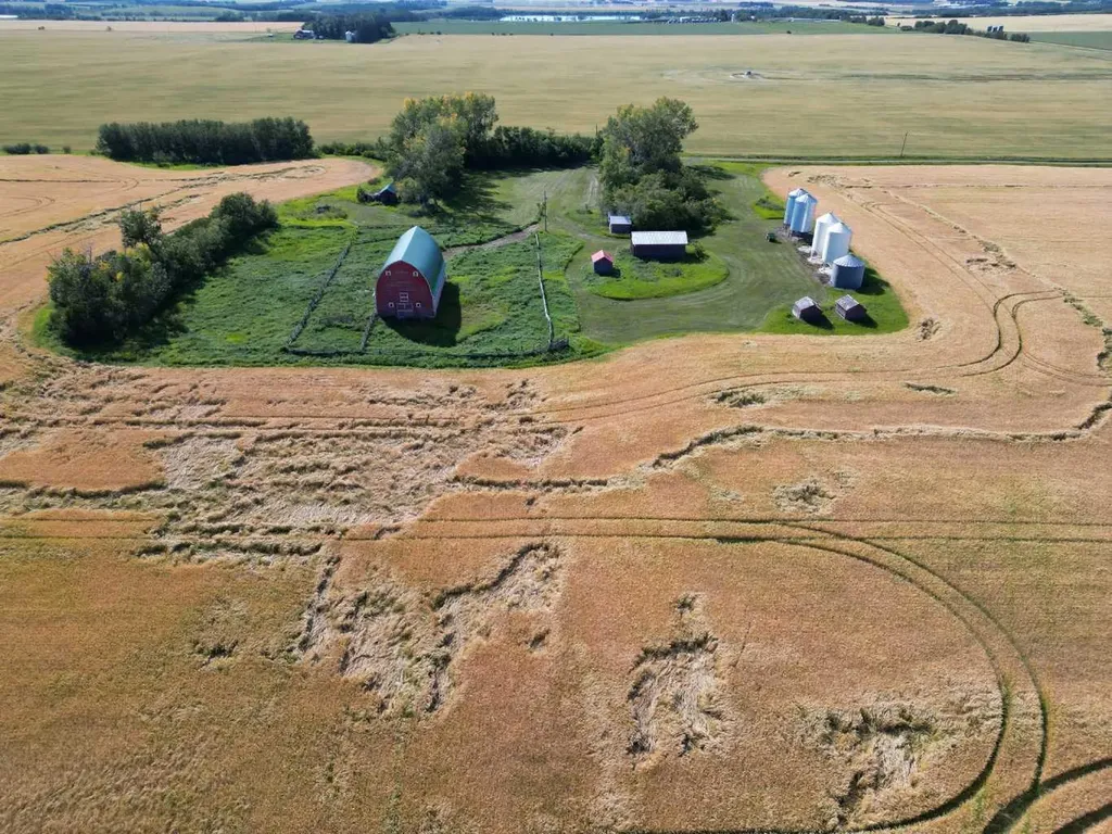 27139 Twp 344 Rural Red Deer County AB T4G 0M4