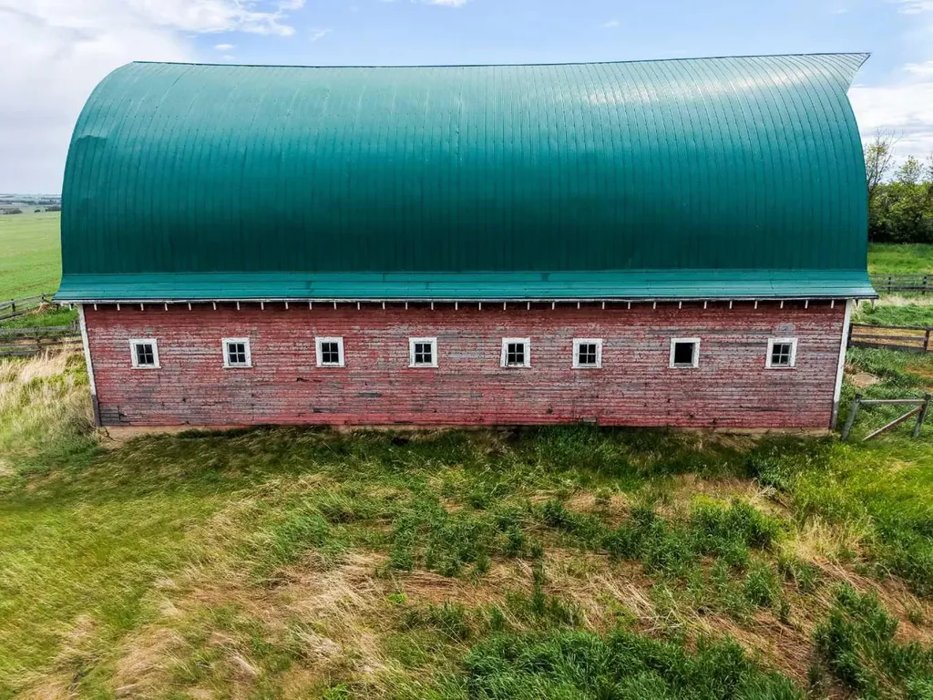 27139 Twp 344 Rural Red Deer County AB T4G 0M4