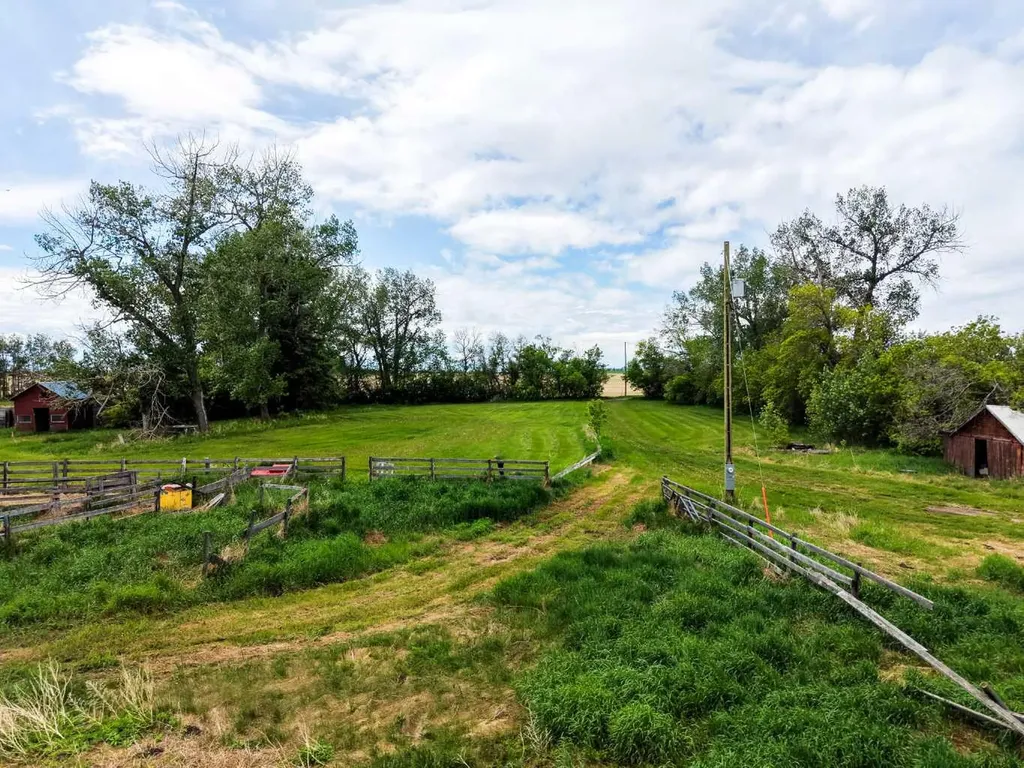 27139 Twp 344 Rural Red Deer County AB T4G 0M4