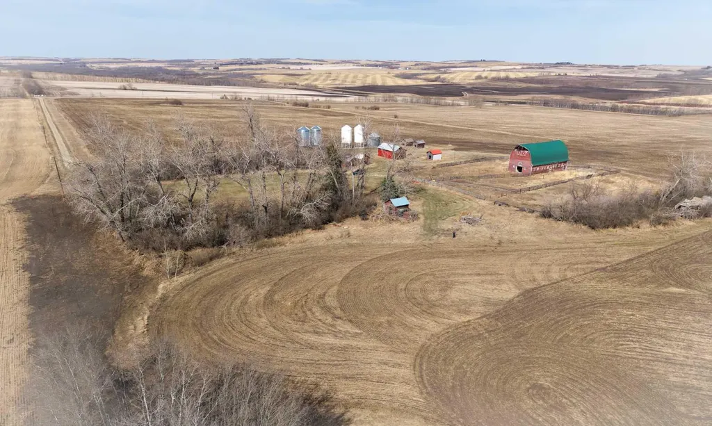 27139 Twp 344 Rural Red Deer County AB T4G 0M4