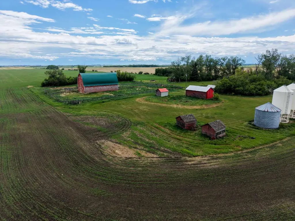 27139 Twp 344 Rural Red Deer County AB T4G 0M4