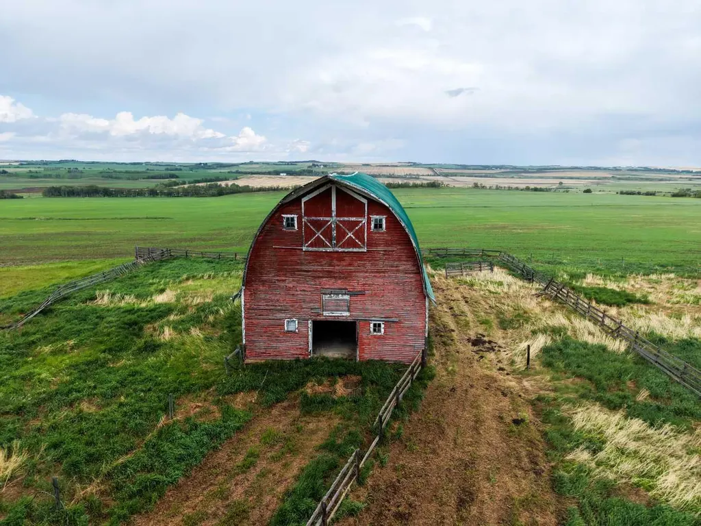 27139 Twp 344 Rural Red Deer County AB T4G 0M4