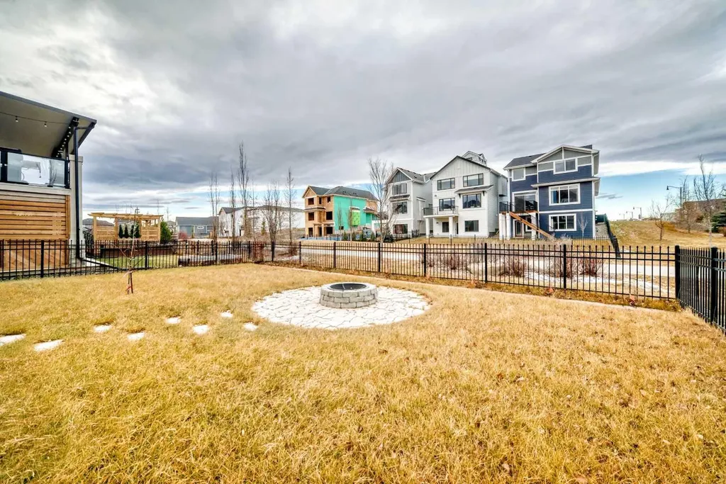 151 Sundown Way Cochrane AB T4C 0H4