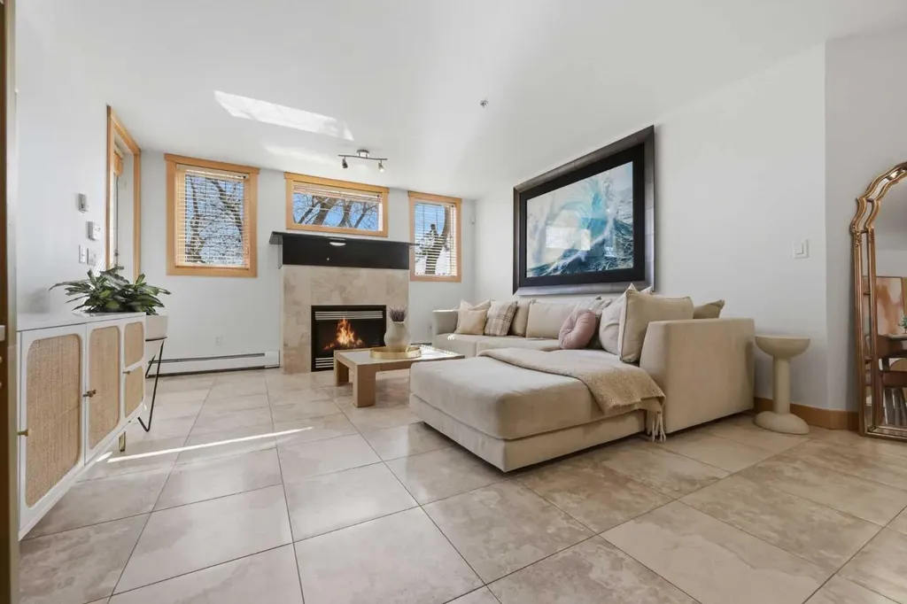 2411 Erlton Road SW Calgary AB T2S 3B9
