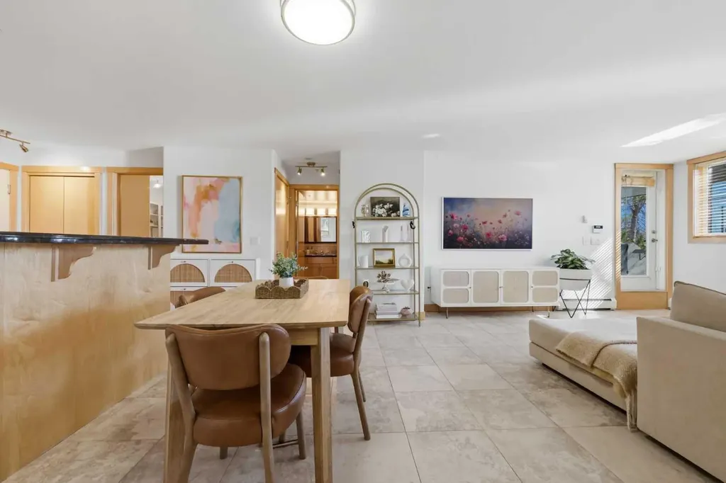 2411 Erlton Road SW Calgary AB T2S 3B9