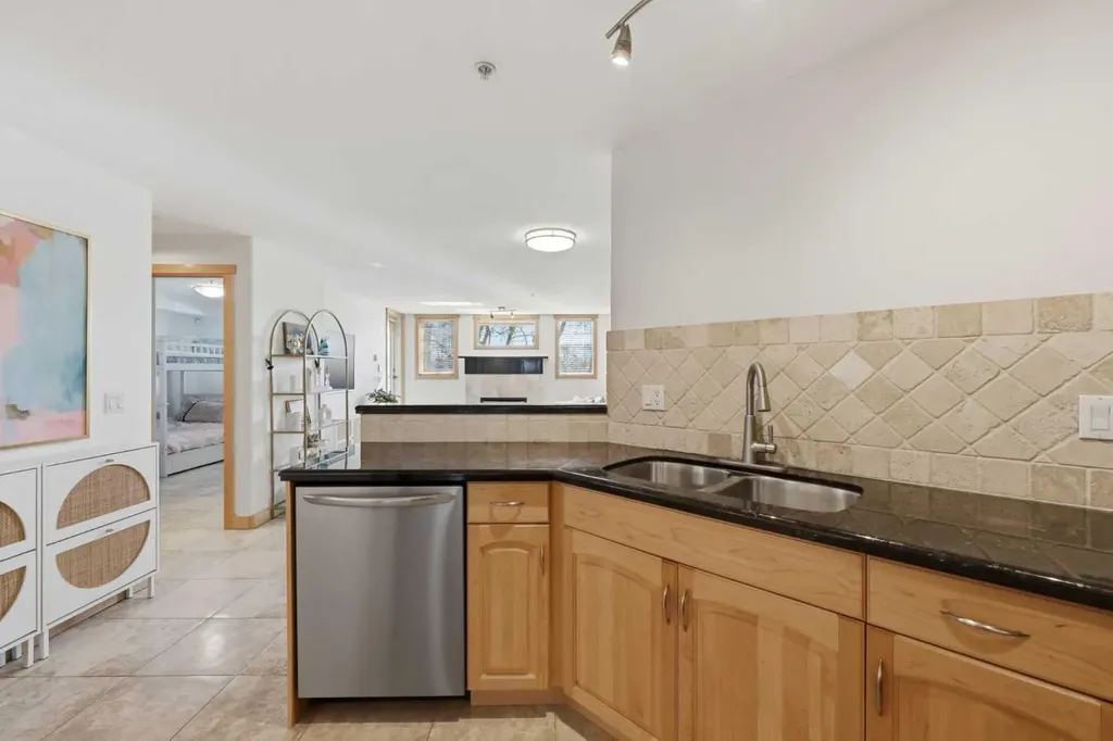 2411 Erlton Road SW Calgary AB T2S 3B9