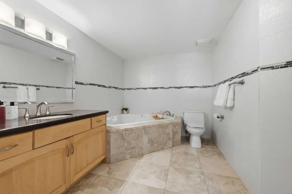 2411 Erlton Road SW Calgary AB T2S 3B9