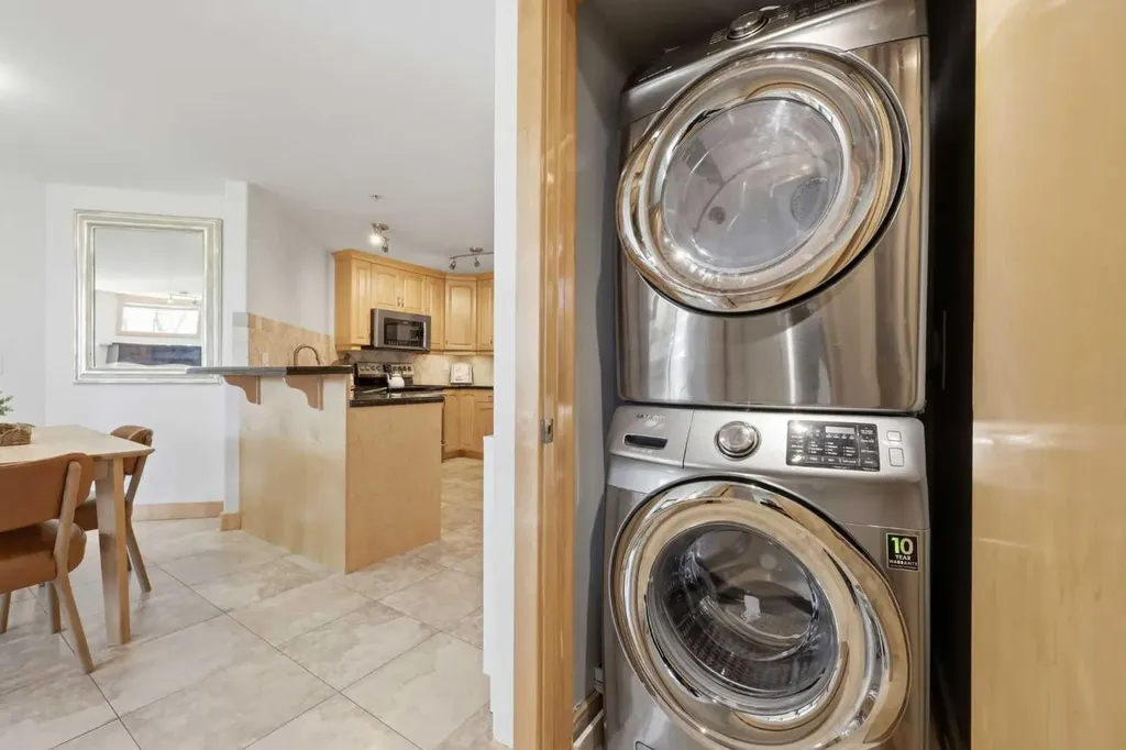 2411 Erlton Road SW Calgary AB T2S 3B9