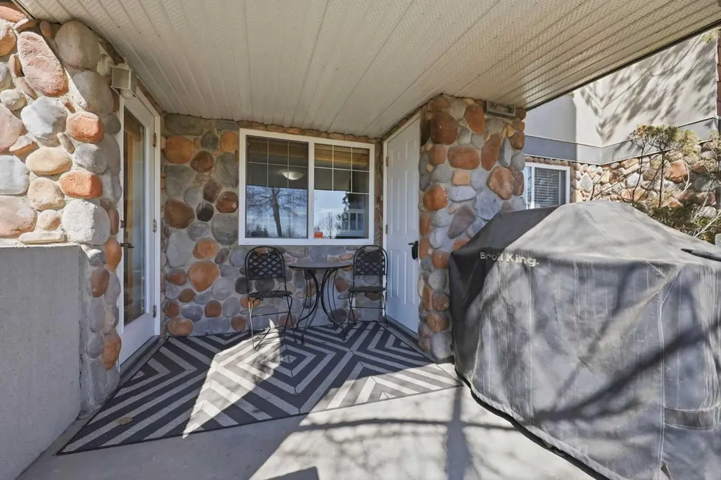 2411 Erlton Road SW Calgary AB T2S 3B9