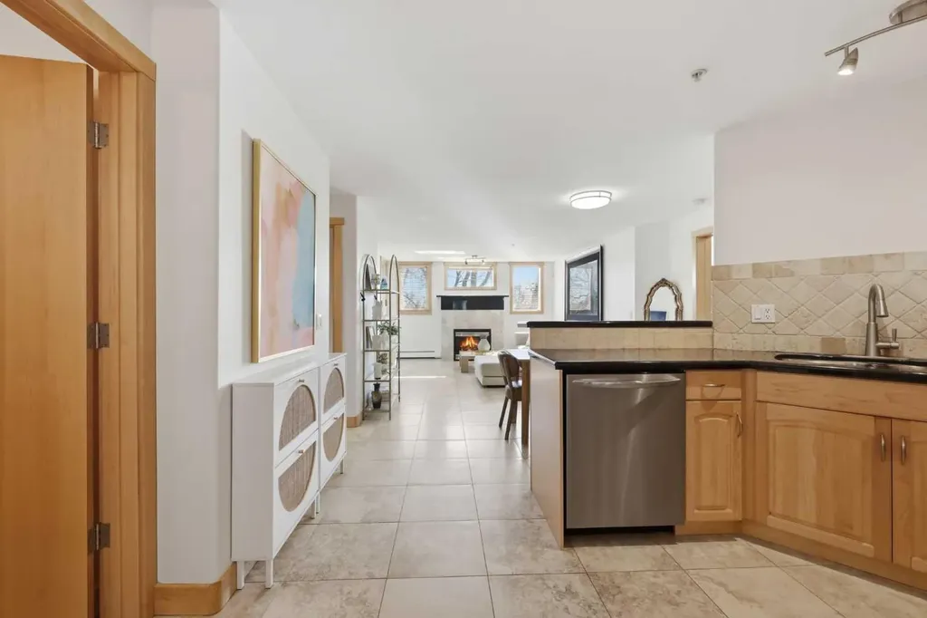 2411 Erlton Road SW Calgary AB T2S 3B9