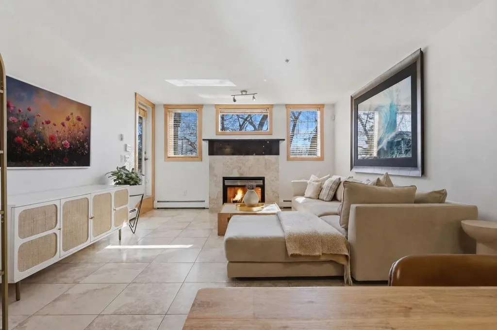 2411 Erlton Road SW Calgary AB T2S 3B9
