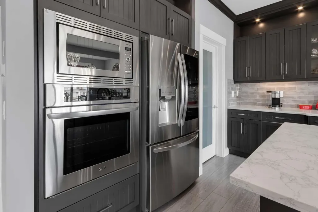 1112 Iron Landing Way Crossfield AB T0M0S0