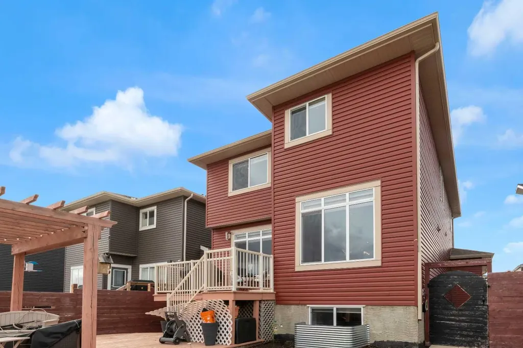 1112 Iron Landing Way Crossfield AB T0M0S0