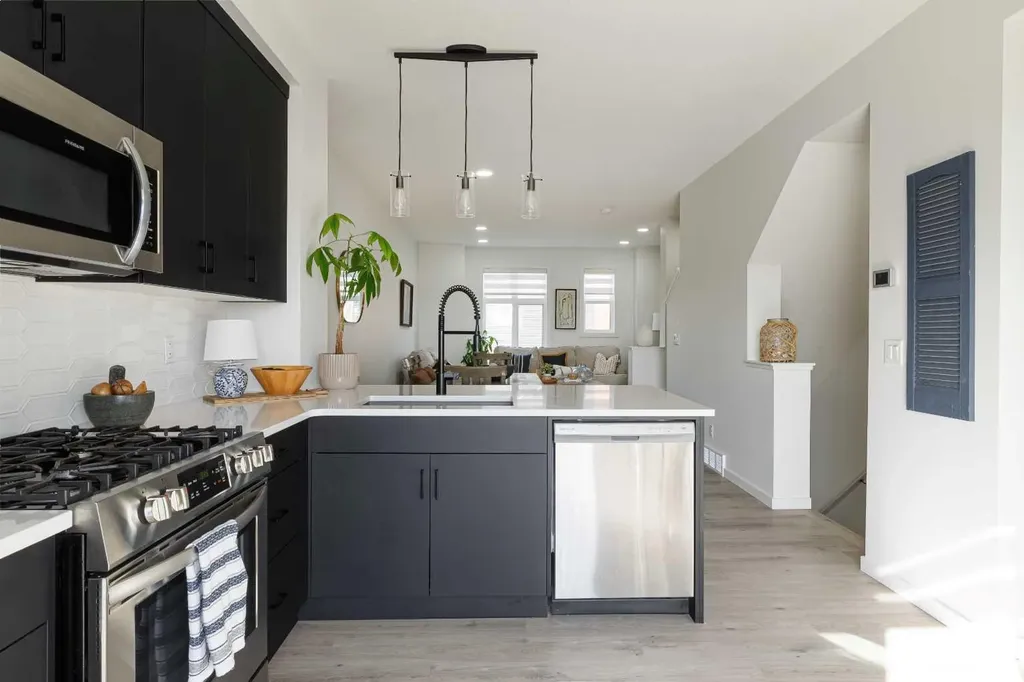 74 Spring Willow Close SW Calgary AB T3H6E8