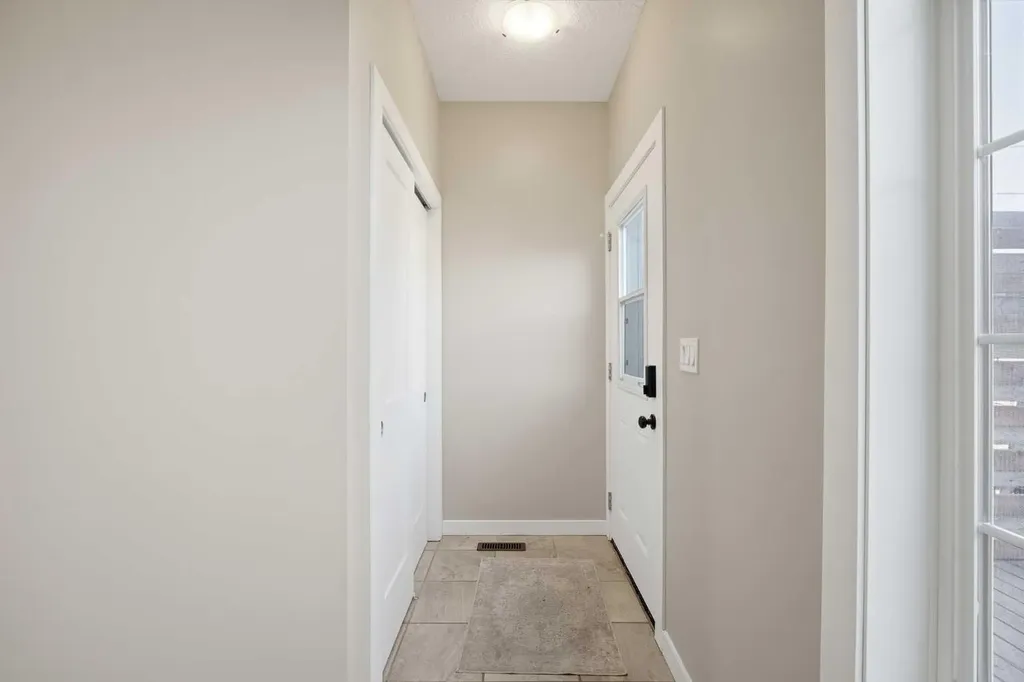 1118 Limit Avenue Crossfield AB T0M 0S0
